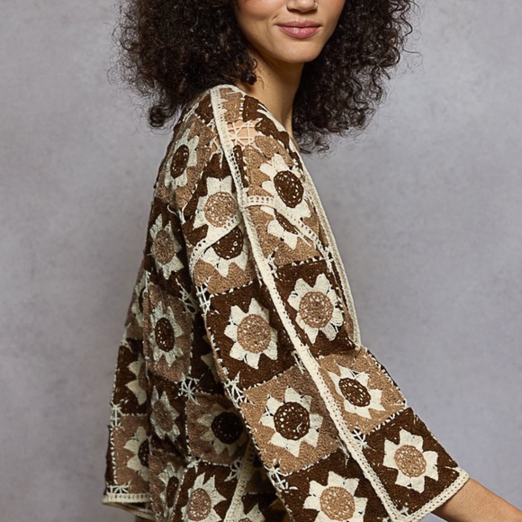 NEW POL CROCHET CARDIGAN 3/4 SLEEVE OPEN CARDI TOP FLOWER DETAIL OSFM ONE SIZE - Picture 6 of 8